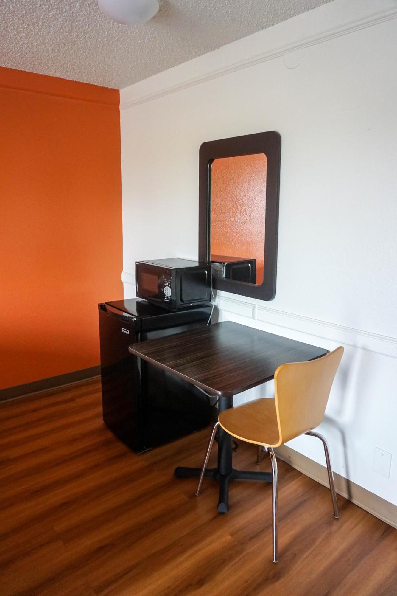 Hotel 6-euless, Tx - Dfw West 3*