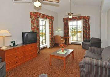 Hotel 6-euless, Tx - Dfw West 2*